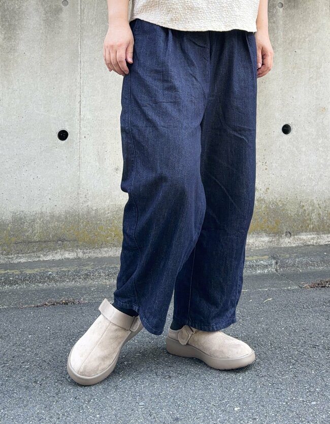 「久々に即買い商品！」スポッと履けて楽ちん！無印良品の“ぽってりサンダル”履き心地もバツグン！「シルエット可愛すぎる！」「色も大人な感じ」《購入レビュー》