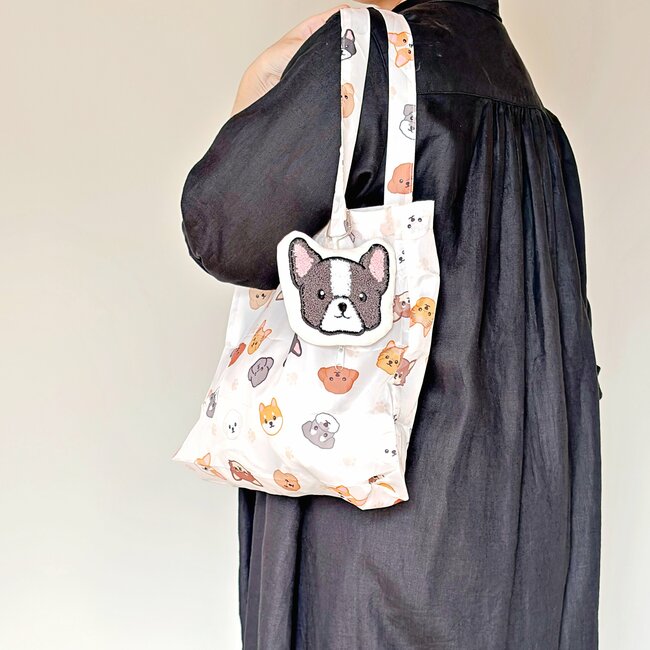 「2軒まわって買えました」3COINSの大人気“もこもこエコバッグ”再入荷されて嬉しすぎる！「並んで買ってきた」「ラスイチだった」《購入レビュー》