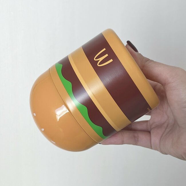 「購入金額以上にお得」マクドナルド福袋の中身がスゴかった…!グッズだけでも嬉しいのに、商品券までついてお得すぎる!「めちゃくちゃ可愛い」「実用性が高くて嬉しい」