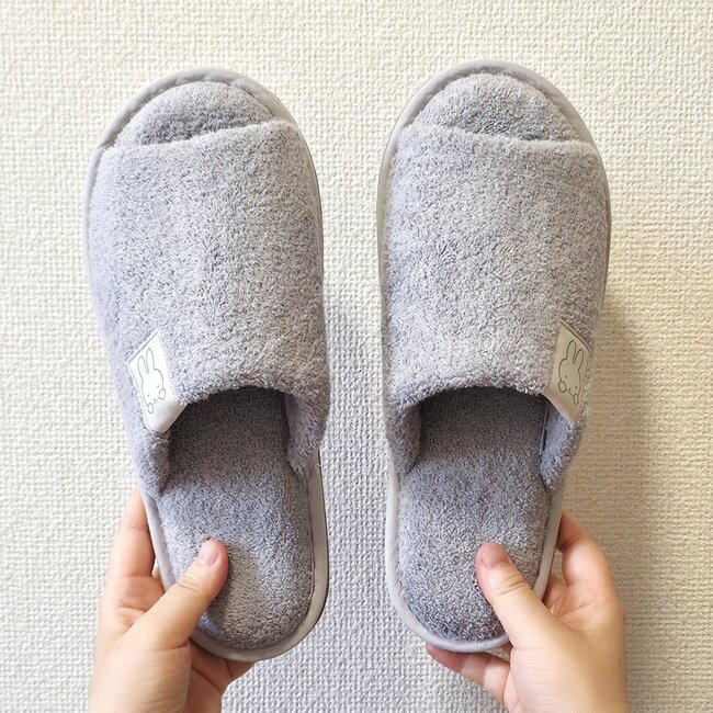 雲の上にいるみたい…！ニトリ×ミッフィーの「ふわふわスリッパ」気持ちよすぎてもう一足ほしい！【購入レビュー】