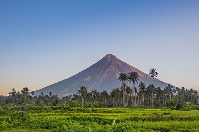 シンメトリーが美しい、マヨン山
