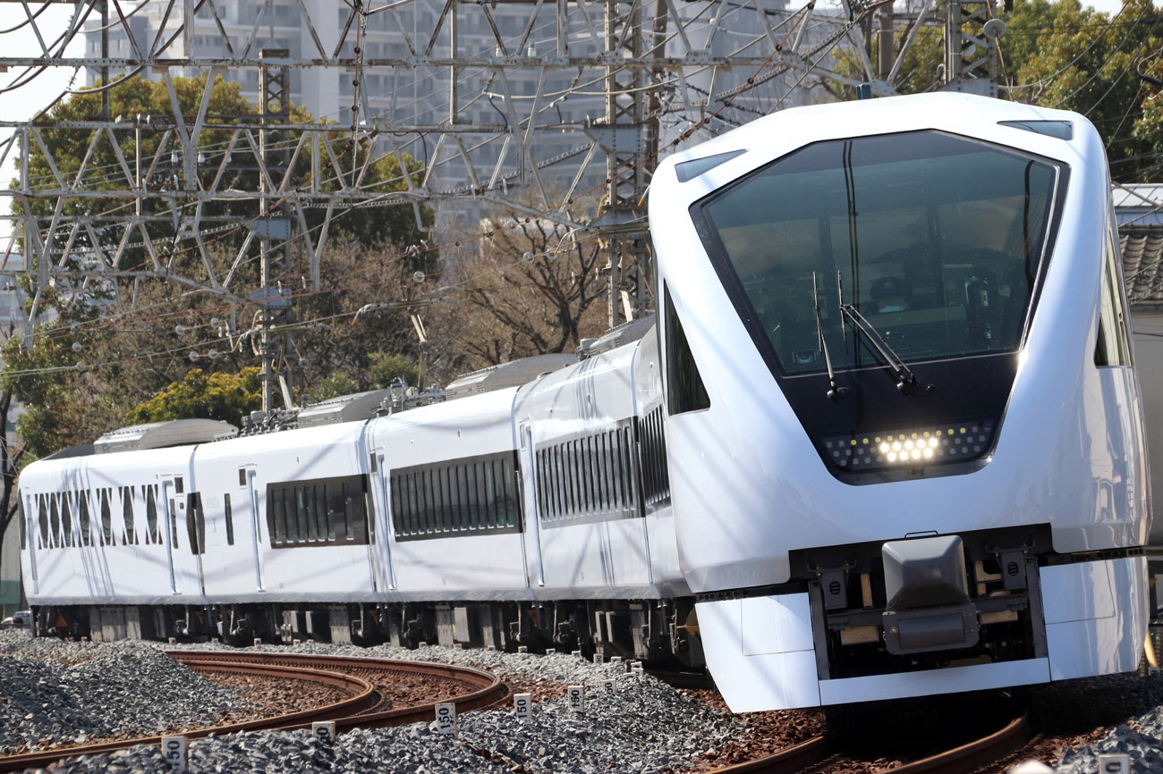 東武N100系「スペーシアX」