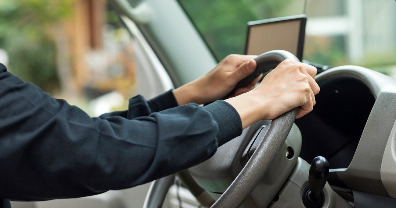 運転中に歩行者が「お先にどうぞ」と合図、動き出してもOK？→弁護士のアドバイスが衝撃だった