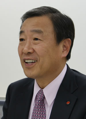 絶頂期における数々の困難に、<br />顧客目線の無料リフォームサービスなどで光明<br />常識破る無料改装等でしのぐ<br />――創建社長 吉村孝文