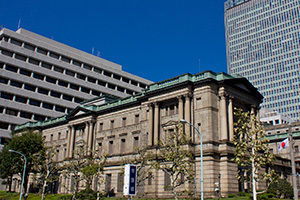 日銀の政策転換は矛盾を含み、実行も難しい