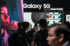 ファーウェイ排除の米中攻防、サムスンに漁夫の利