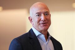ベゾス氏、ガソリン価格引き下げ求めたバイデン氏を批判