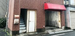 「立ち退き拒否のラーメン店をダンプカーで粉砕」が医療法人の仕業!?関係者の“奇怪な人脈”とは