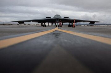 B2爆撃機、米空軍基地から移動