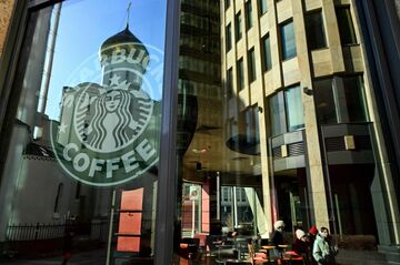 米スタバ、ロシア完全撤退　進出から15年