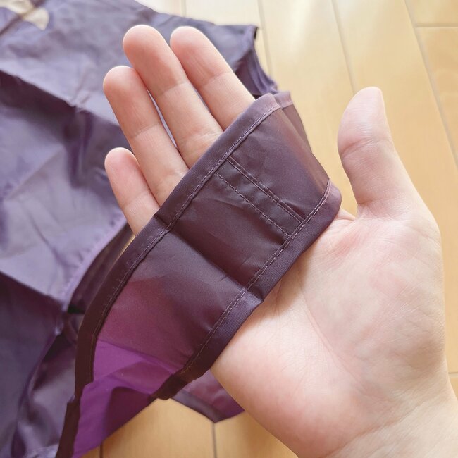 「安すぎん?」カルディの“350円エコバッグ”大容量でたっぷり入るし、デザインが可愛いの!「良い色すぎてもう1個欲しい」「気に入って2つ買い足した」