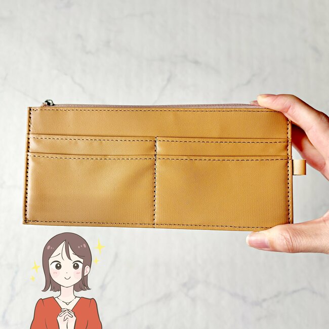 カードや診察券が40枚入った…！ダイソーの「ぺたんこ財布」現金やカードをコンパクトに持ち歩けて嬉しい！