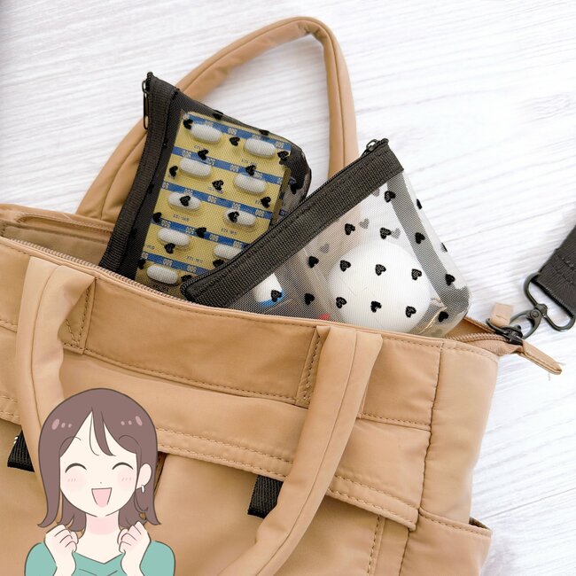 カードが50枚も入った！セリアの“大人かわいいポーチ”110円とは思えないオシャレさ！「2つ買っちゃった」「可愛いし優秀」《購入レビュー》