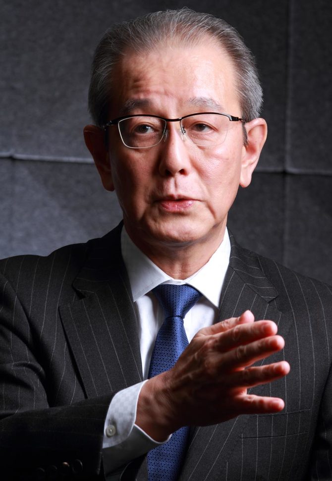 竹内康雄氏