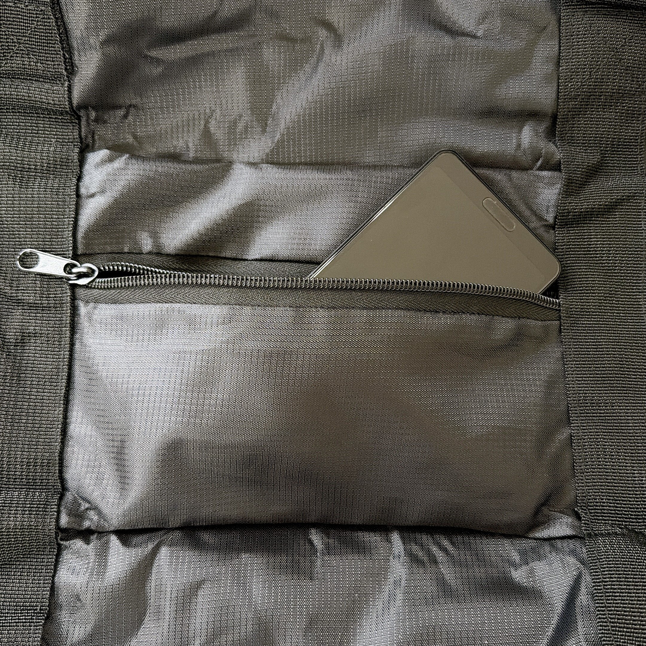 2泊分の荷物が入った!ダイソーの「ガバッと開く大容量バッグ」小さく畳めて天才すぎる!《購入レビュー》