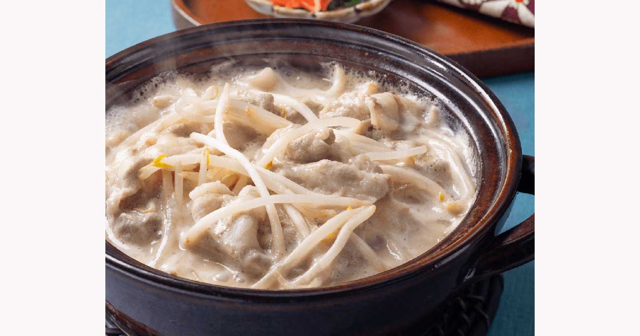 オイスターソースで作る絶品「小鍋レシピ」豚肉ともやしのちゃんぽん鍋