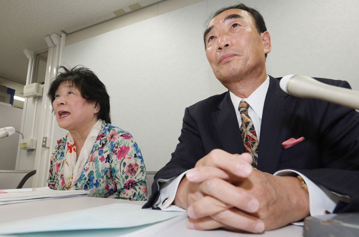 以前に大阪市北区の司法記者クラブで記者会見する籠池夫妻(2019年10月30日撮影)
