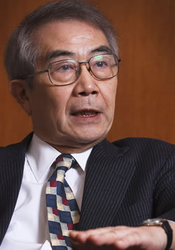 政権〈史・私・四〉観 特別座談会<br />エドワード・J・リンカーン×田中秀征<br />×冨山和彦×藤原帰一<br />菅内閣退陣か、解散か、政界再編か<br />民主党“不信”の行き着く先
