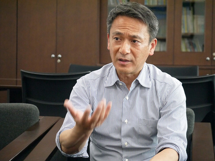 「人は協力してくれない」と理解したときに、<br />リーダーシップは生まれる