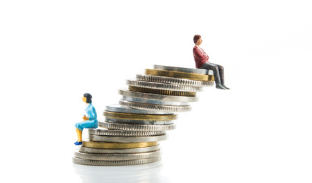 大手企業の退職金も25年後は平均1000万円に?!<br />思いがけず起業に踏み切ったこれだけの理由