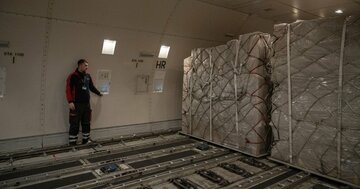 安い中国製品、欧州を席巻 「影の物流網」とは