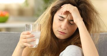 「昨日は飲みすぎた」を英語でどう言う? 英語が口からスラスラ出てくる1つの英会話トレーニング