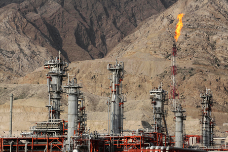 日の丸原油はまたもおあずけ!?巨大資源国・イランを巡る攻防
