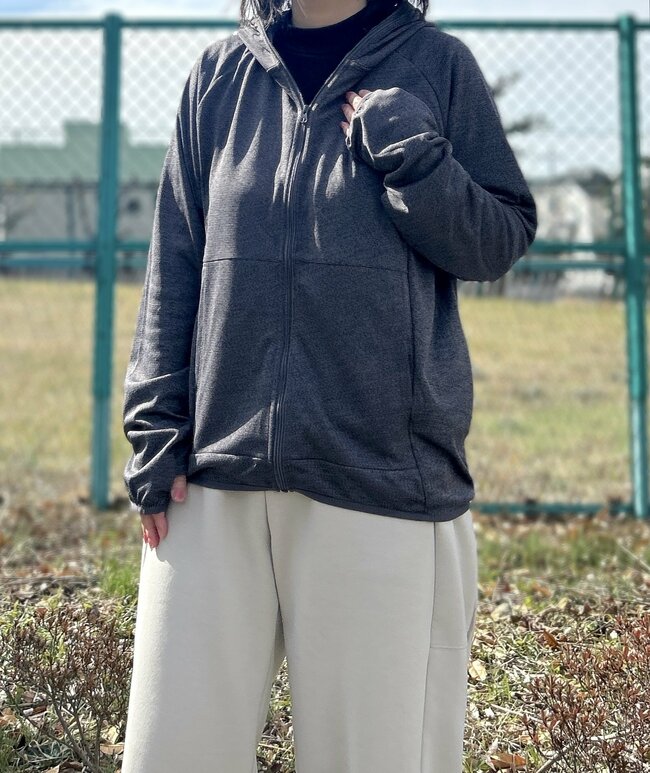 ワークマン、ありがとう…！昨年爆売れした「不審者パーカー」の新作が優秀すぎる！顔までUVカットできて天才だよ