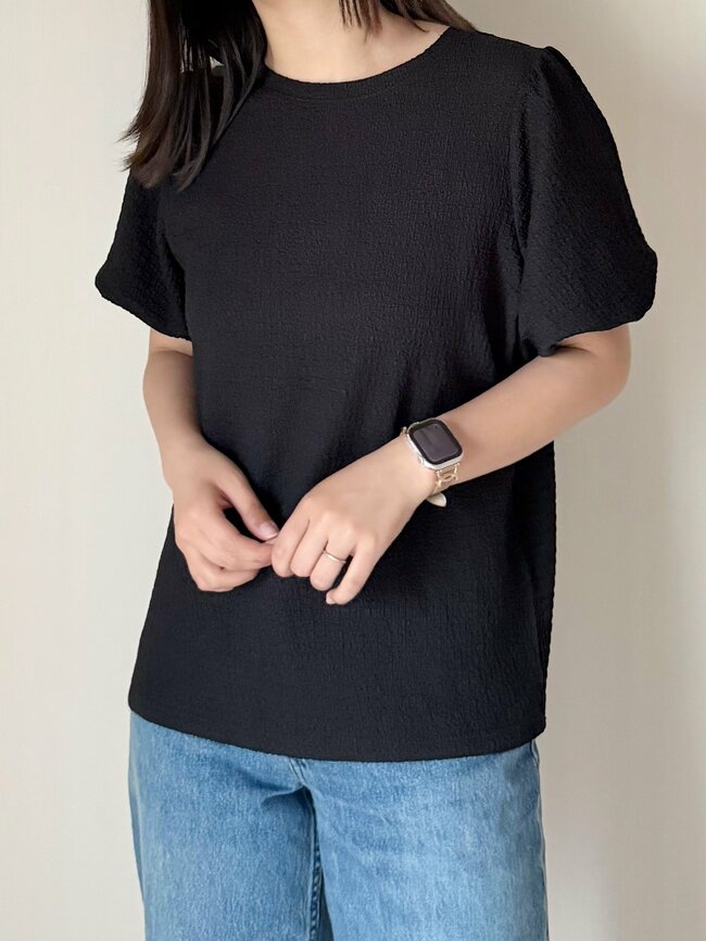 【しまむら】春夏コーデに大活躍！1089円の「ぽわん袖トップス」二の腕やウエストをカバーできて頼りになる！