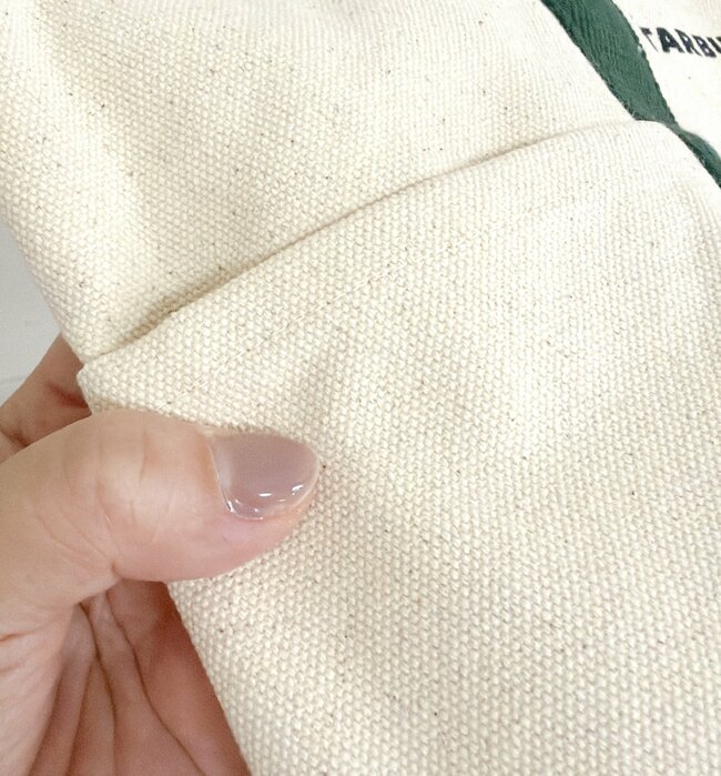 1泊分の荷物が入った…!スターバックスの「大容量トートバッグ」がポケットたくさんで使いやすい!スタバっぽい配色がかわいいし、3000円とお手頃なのも嬉しい!《購入レビュー》