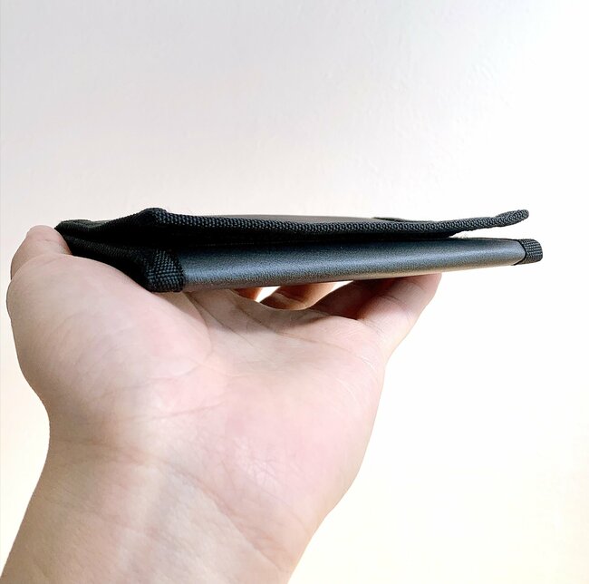 カードや診察券が28枚も入った…！セリアで見つけた「ぺたんこ財布」ガバッと開いて使いやすい！《購入レビュー》