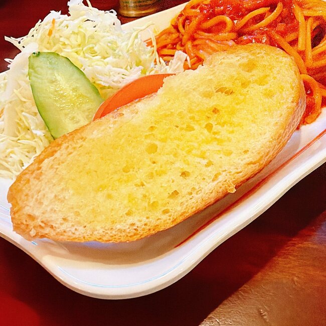 「毎週通いたいくらい…」コメダ珈琲の“喫茶店の王道メニュー”パンとサラダがついてて満足感スゴい！「間違いなく美味しい」「絶対リピートします」