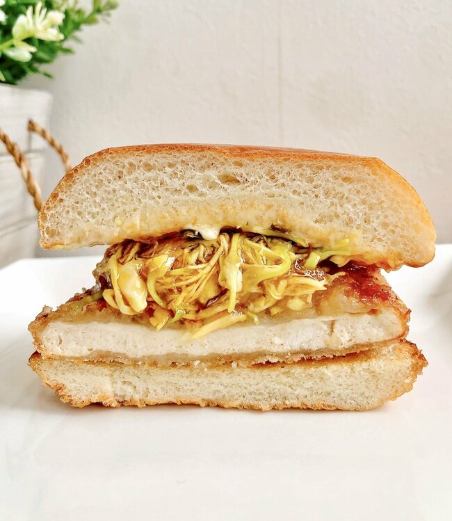 「ぶっちぎりでウマい」「レギュラーメニューにして」モスバーガーの“期間限定メニュー”完成度がスゴすぎる！「さすがモスバーガーとなった」