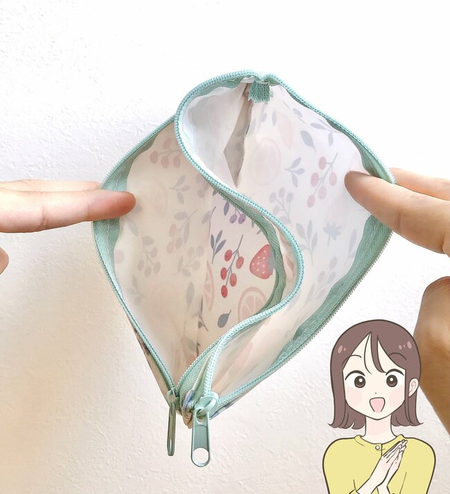 思わず2色買いしちゃったよ！セリアで見つけた“カードが40枚入るポーチ”お薬手帳や診察券をスッキリ持ち歩けます！《購入レビュー》