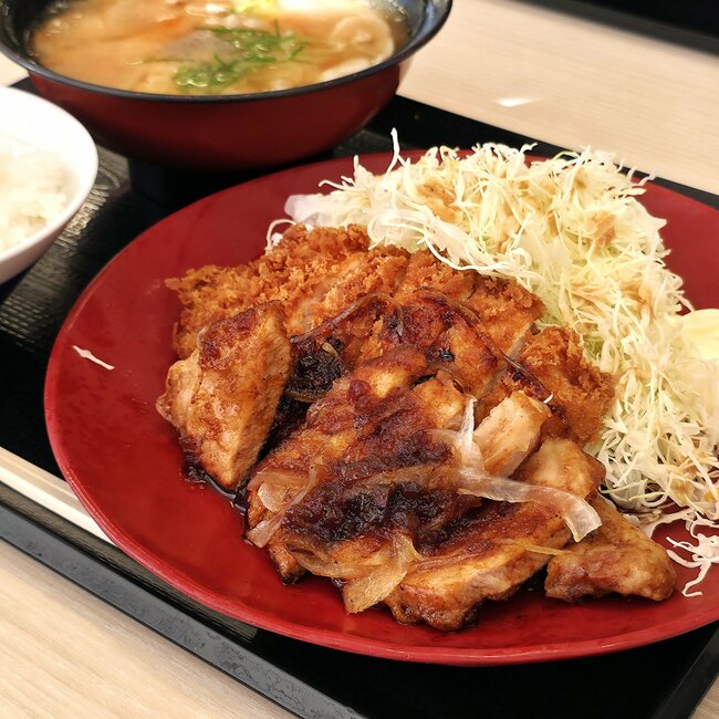 「めっちゃご飯すすむやん」かつや新作の“よくばり定食”がっつりお肉を食べられて幸せ！「豚肉祭りの開催だあ！」「お肉とても柔らかい！」