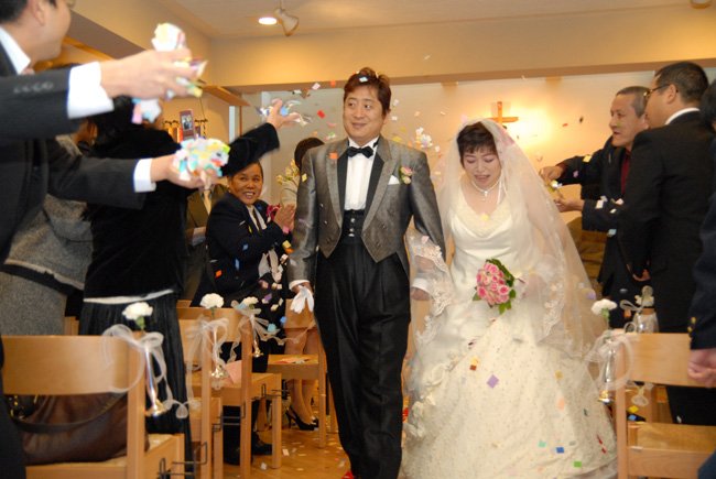 「障害があることで、つらい人生だった」と語る2人が周囲から祝福された日