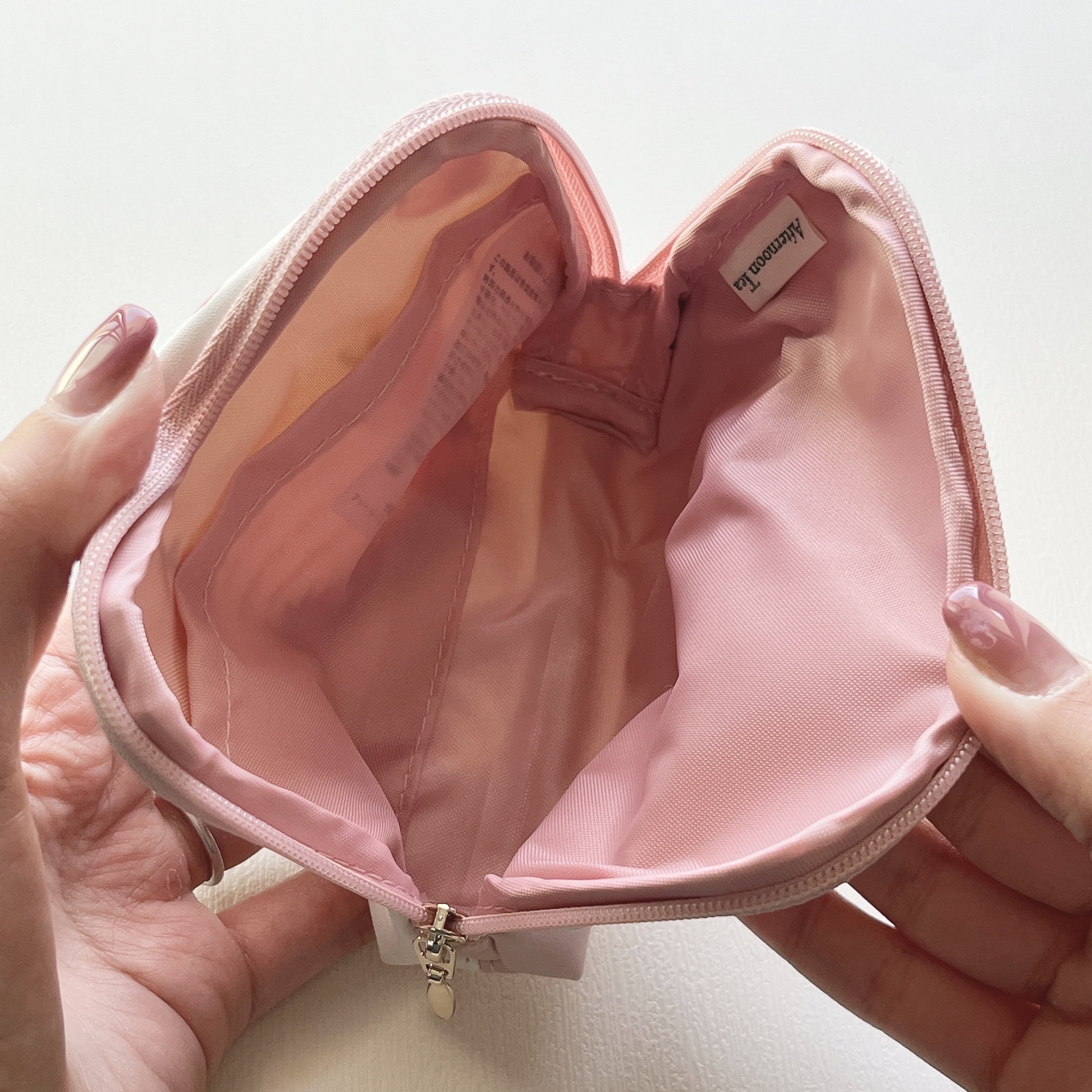 ポケットティッシュがオシャレに隠せる!アフタヌーンティーの「天才すぎるポーチ」ガバッと開いて使いやすい!