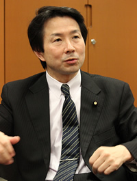 【キーパーソンに聞く党の理念と政策②】<br />民主党・大塚耕平政調会長代理<br />「政治への信頼回復は、身を切る改革から<br />新生マニフェストで国民に伝えたいこと」
