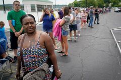 米国人の懐に寒風、連邦支援の効果薄れる