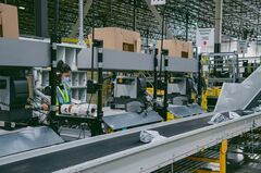 アマゾン、7-9月期は利益が前年比3倍以上に
