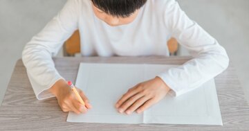 【夏休みの宿題にすぐ使える！】夏の思い出を「読まれる作文」に変える3つの方法