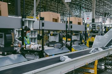 アマゾン、7-9月期は利益が前年比3倍以上に