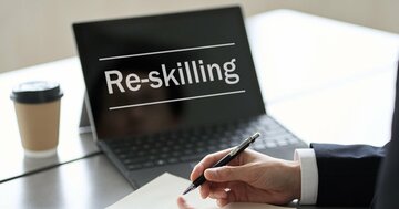 その発想はなかったわ!24時間相談できて、家族・親友よりホンネで話せる「AIじゃない」相手とは?