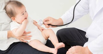 「青いおしっこが出ない!」と悩む新米ママパパの不安とは?