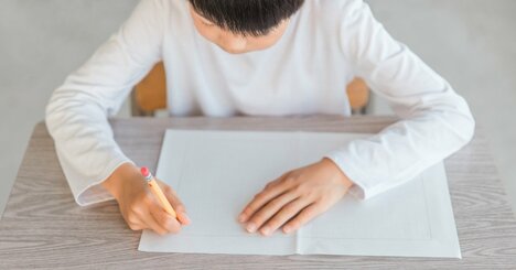 【夏休みの宿題にすぐ使える！】夏の思い出を「読まれる作文」に変える3つの方法