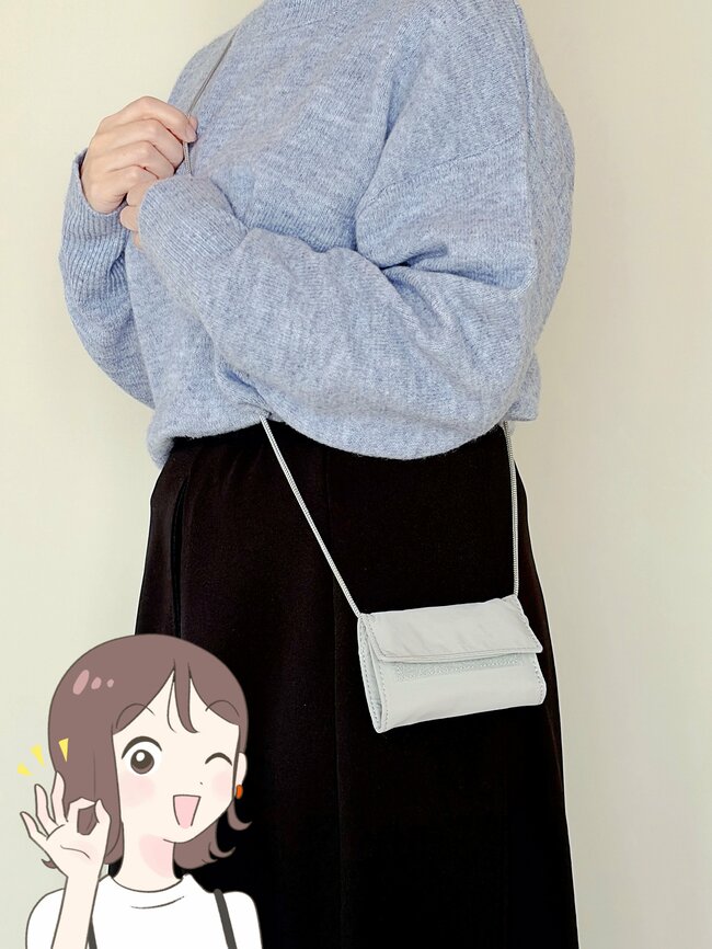 スムーズに支払いできて感動…!3COINSの“小銭がすっきり収納できるミニ財布”手ぶらで持ち歩けて楽ちんです!「軽くて使いやすい」「身軽に行動できます」