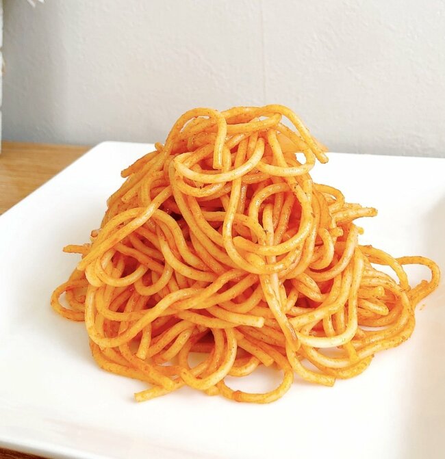 「バカの弁当」「頭わるい」ほっともっとの“1200kcal超え弁当”おかずぎっしりでお腹パンパン！「これでいいんだよ感スゴい」