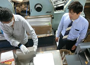 紙だけで作る高機能食品パッケージ テイクアウト需要の拡大に応える