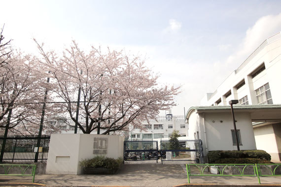 「自由に働く学部」「日本を楽しむ学部」「丁寧に暮らす学部」……、自由大学から始まる「水平な学び」