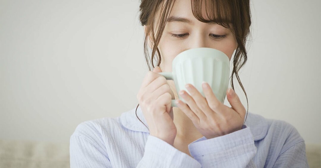 飲む